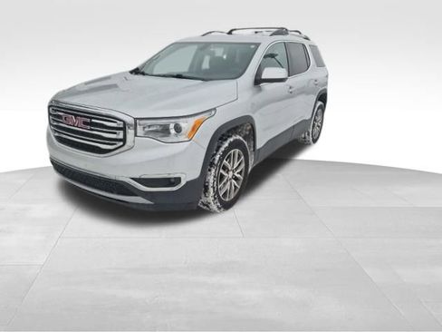 Used 2018 GMC Acadia SLE image 1