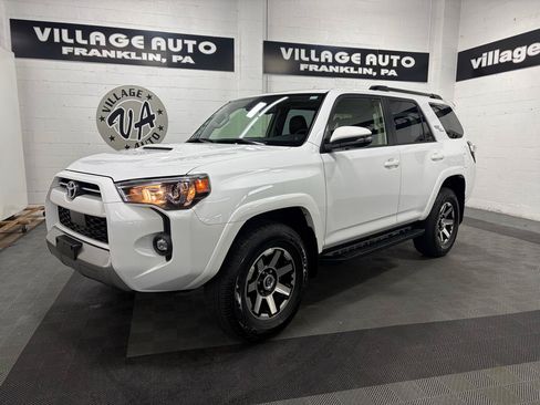 Used 2024 Toyota 4Runner TRD Off-Road Premium w/ Moonroof Package AWD/4WD image 7