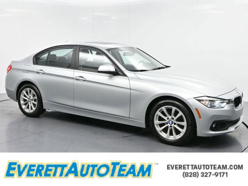 Used 2018 BMW 320i xDrive Sedan w/ Convenience Package AWD/4WD image 1