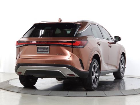 Used 2024 Lexus RX 350 Premium w/ Convenience Package FWD image 9