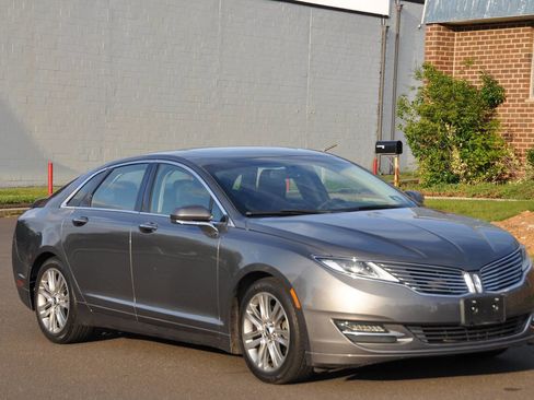 Used 2014 Lincoln MKZ w/ Equipment Group 101A Select FWD image 5