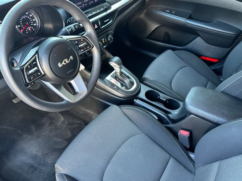 Used 2023 Kia Forte LXS w/ LXS Technology Package FWD image 11