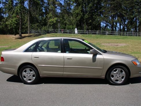 Used 2004 Toyota Avalon XLS FWD image 12