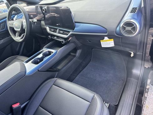 New 2025 Chevrolet Equinox EV LT w/ Convenience Package II image 10