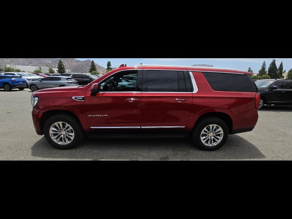 Used 2024 GMC Yukon XL SLT w/ SLT Luxury Package AWD/4WD image 4