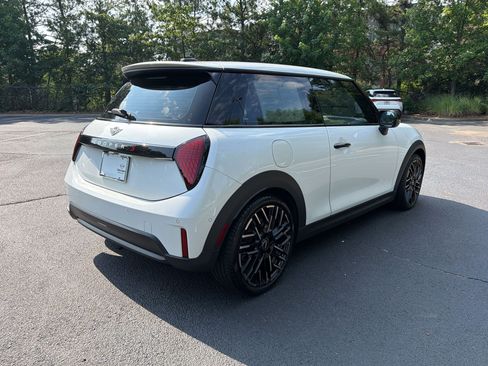 Used 2025 MINI Cooper S FWD image 9