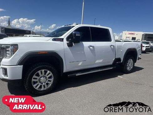 Used 2022 GMC Sierra 3500 Denali AWD/4WD image 12