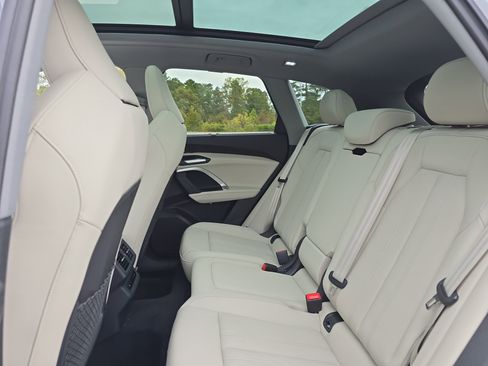 New 2025 Audi Q5 Prestige image 14