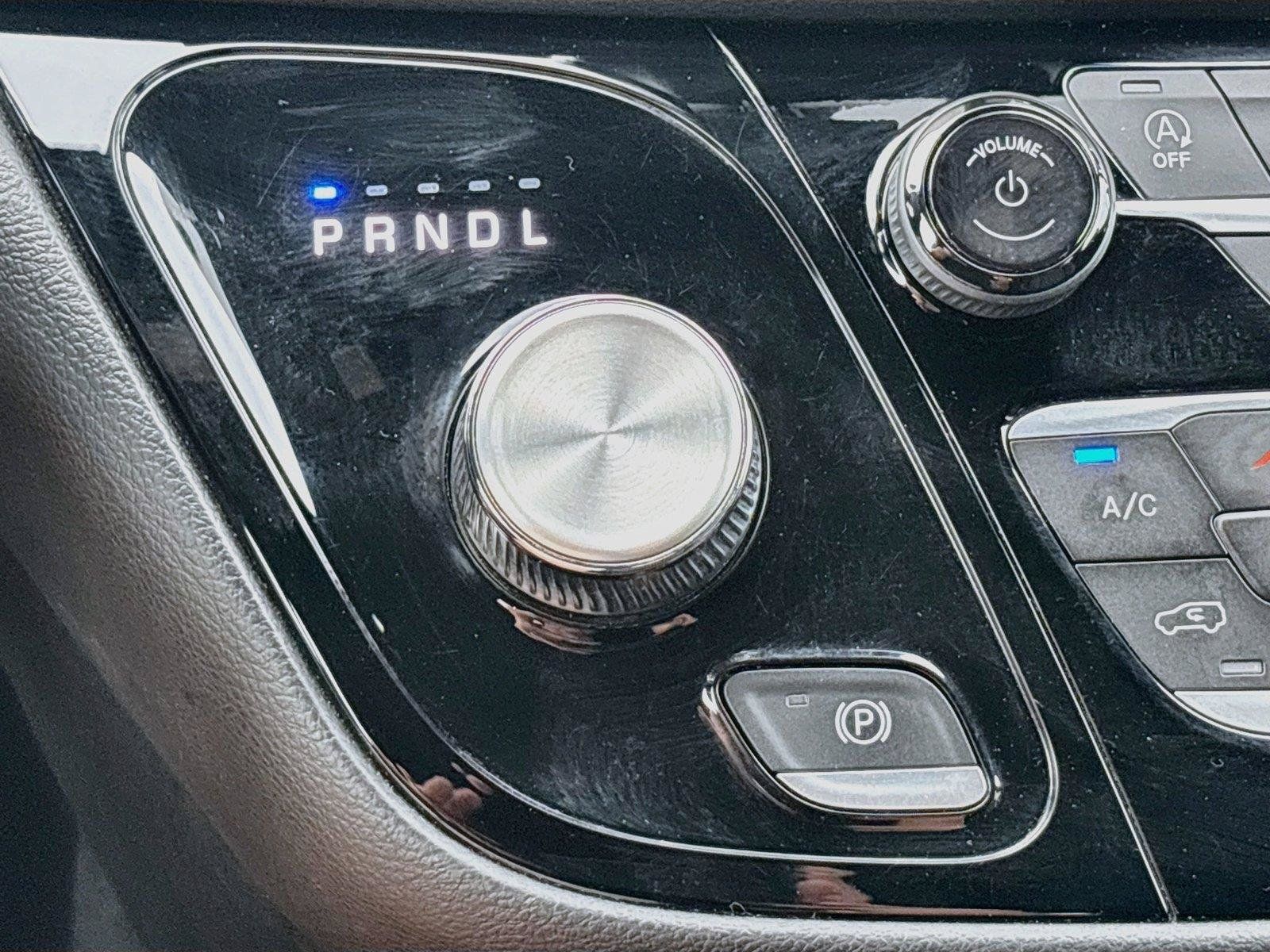 Certified 2025 Chrysler Pacifica Select FWD image 15