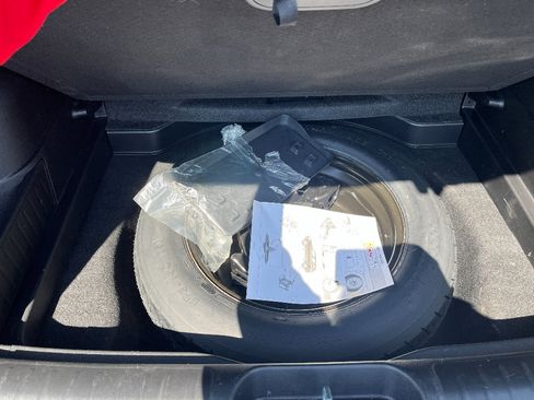 Used 2021 Jeep Cherokee Latitude Plus image 13