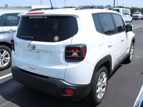 Used 2018 Jeep Renegade Latitude FWD image 6