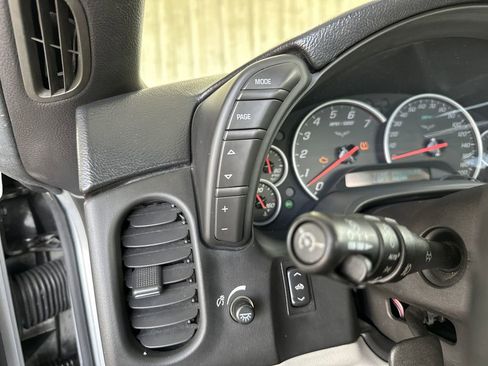 Used 2010 Chevrolet Corvette Convertible w/ Preferred Equipment Group RWD image 19