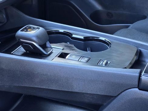 Used 2023 Nissan Rogue SV image 19