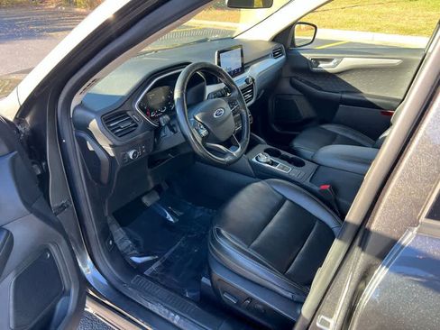 Used 2020 Ford Escape SEL image 2