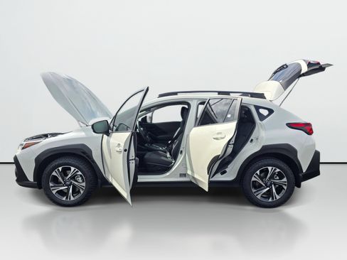 Used 2024 Subaru Crosstrek 2.0i Premium AWD/4WD image 9