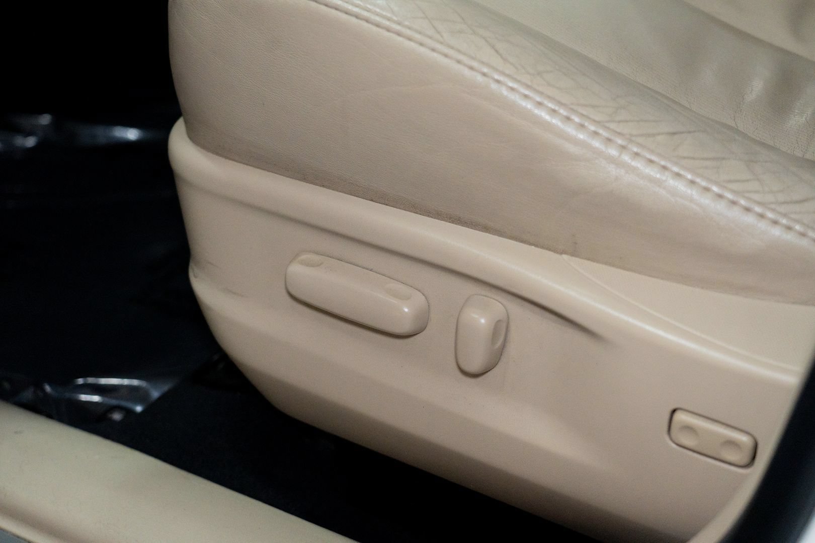 Used 2011 Toyota Venza AWD w/ Premium Pkg #2 image 19