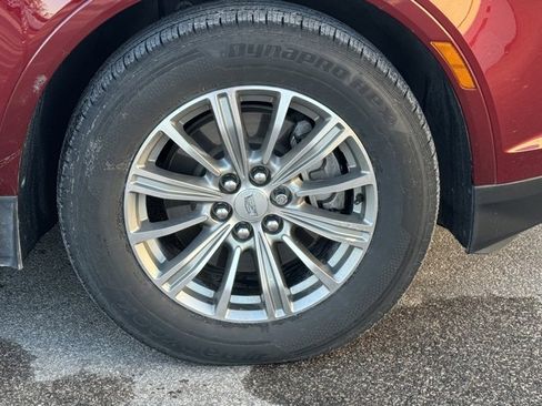 Used 2017 Cadillac XT5 Luxury w/ Driver Awareness Package image 3