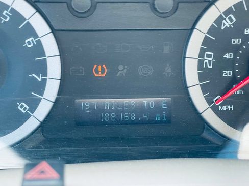 Used 2011 Ford Escape XLT w/ Class II Trailer Tow Pkg FWD image 17