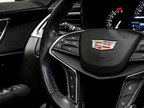 Used 2019 Cadillac XT5 Premium Luxury FWD image 16