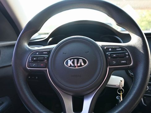 Used 2018 Kia Optima LX image 13