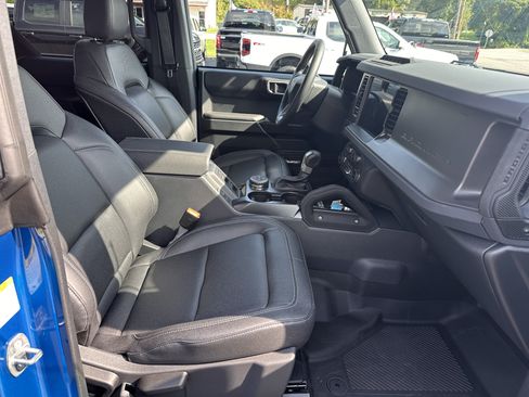 Certified 2025 Ford Bronco Badlands w/ Sasquatch Package AWD/4WD image 14