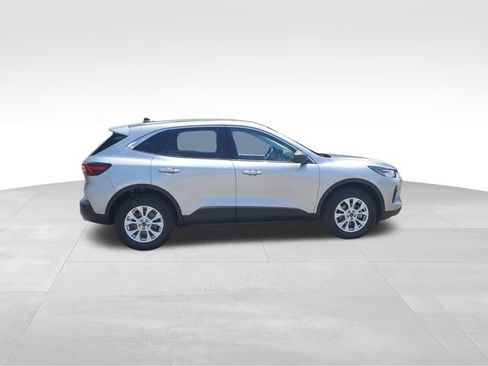 Used 2023 Ford Escape Active AWD/4WD image 3