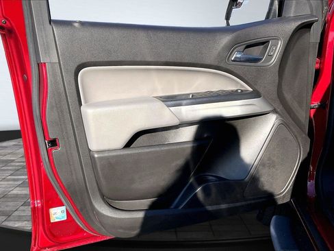 Used 2018 Chevrolet Colorado LT w/ LT Convenience Package image 23