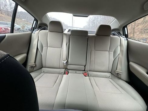 Used 2022 Subaru Legacy Premium image 27