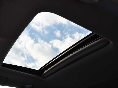 Used 2018 Toyota Highlander XLE image 11