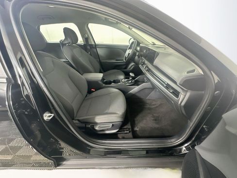Used 2025 Kia K4 FWD image 29