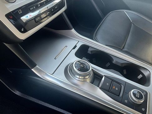 Used 2021 Ford Explorer XLT w/ Equipment Group 202A image 15