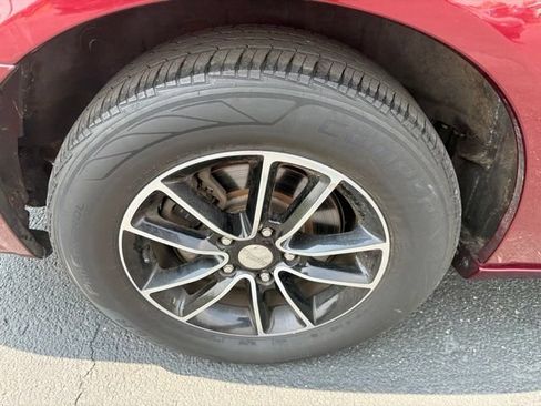 Used 2019 Dodge Grand Caravan GT FWD image 28