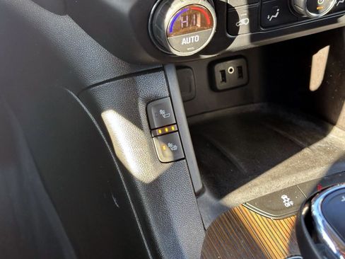 Used 2019 GMC Acadia SLE w/ Driver Alert Package I image 25