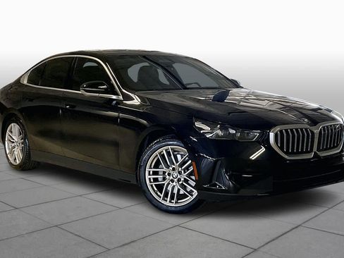 Used 2025 BMW 530i image 2