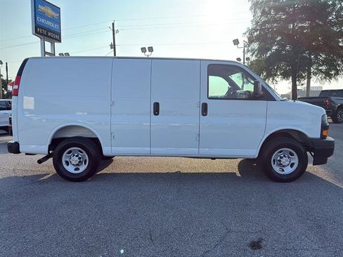 New 2025 Chevrolet Express 2500 w/ Enhanced Convenience Package image 8