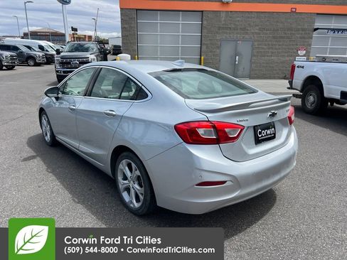 Used 2018 Chevrolet Cruze Premier w/ Enhanced Convenience Package FWD image 15
