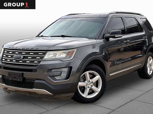 Used 2016 Ford Explorer XLT w/ Equipment Group 202A AWD/4WD image 1