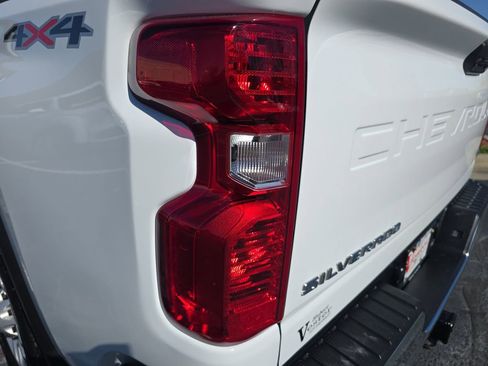 Used 2025 Chevrolet Silverado 2500 LT w/ Convenience Package AWD/4WD image 35