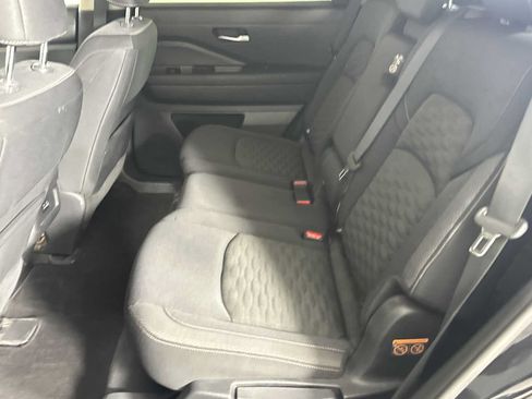 Used 2022 Nissan Pathfinder S AWD/4WD image 22