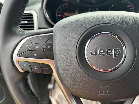 Used 2020 Jeep Grand Cherokee Altitude AWD/4WD image 26