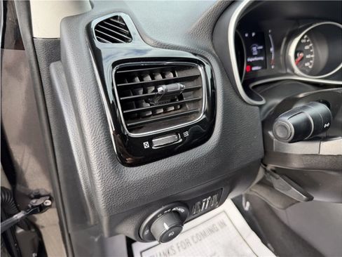 Used 2019 Jeep Compass Latitude FWD image 32