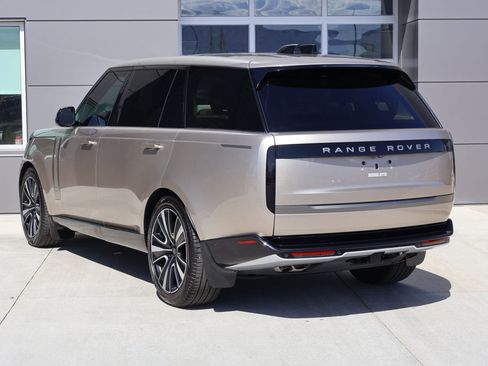 Used 2024 Land Rover Range Rover Long Wheelbase SE AWD/4WD image 10