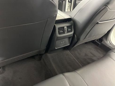 Used 2023 Nissan Rogue SL FWD image 45