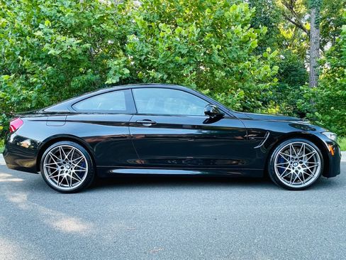 Used 2019 BMW M4 Coupe w/ Competition Package RWD image 4