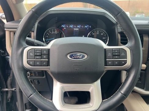 Used 2022 Ford Expedition Limited AWD/4WD image 29