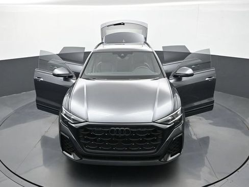 Used 2025 Audi Q8 Premium Plus AWD/4WD image 31