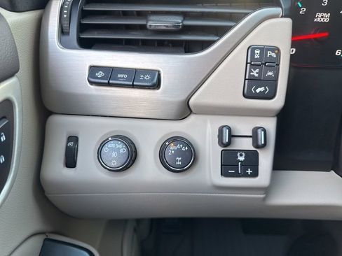 Used 2020 GMC Yukon Denali w/ Denali Ultimate Package image 22