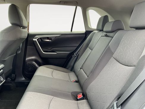 Used 2022 Toyota RAV4 XLE w/ Convenience Package image 15