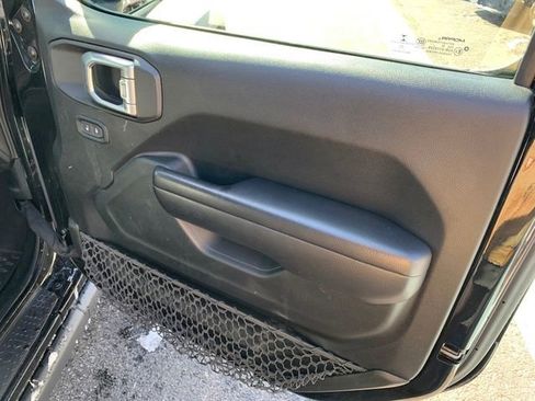 Used 2021 Jeep Wrangler Rubicon image 15