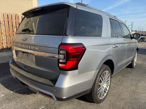 Used 2024 Ford Expedition Limited image 5